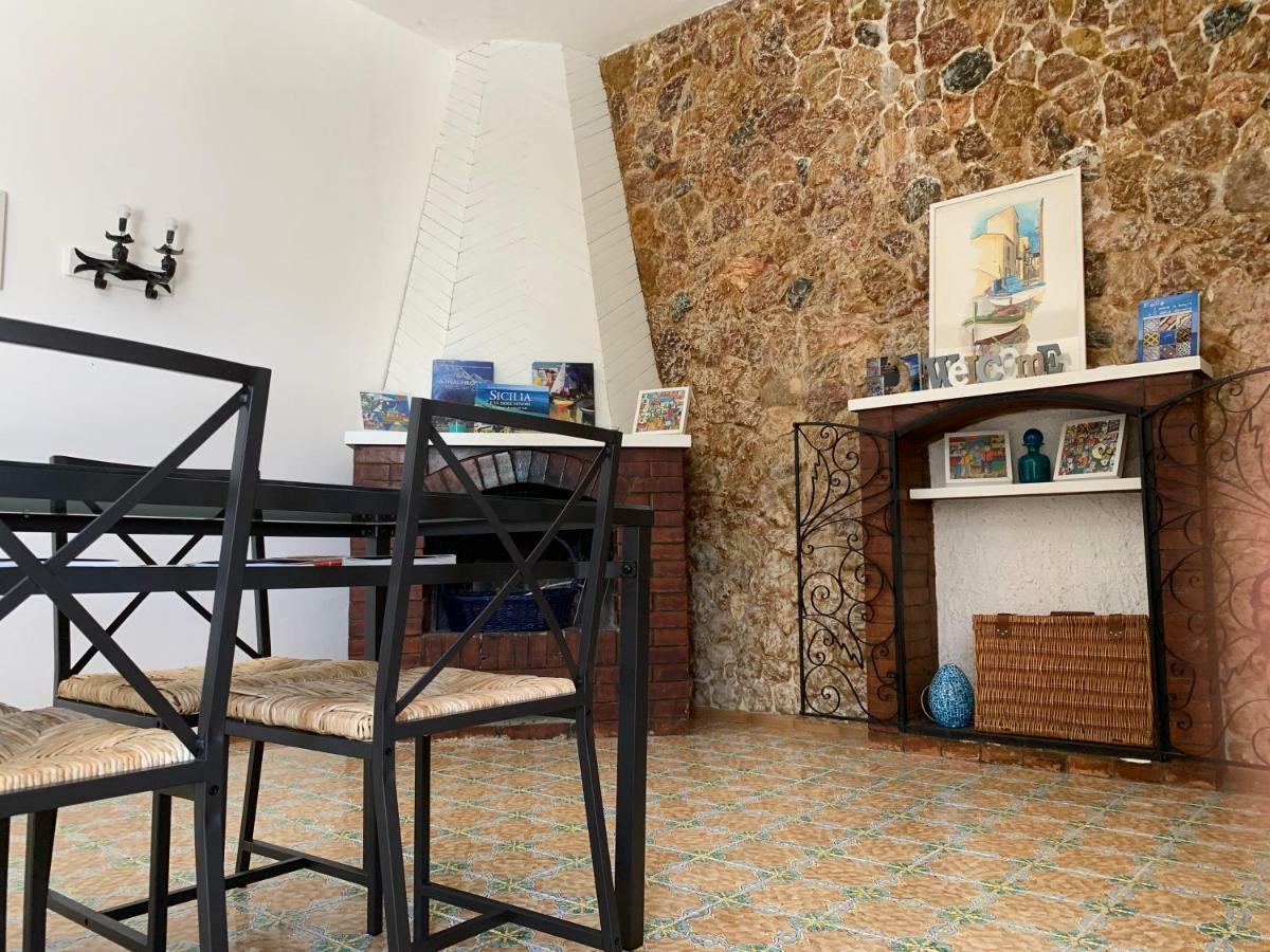 Casa Vacanze Astori トラビーア エクステリア 写真